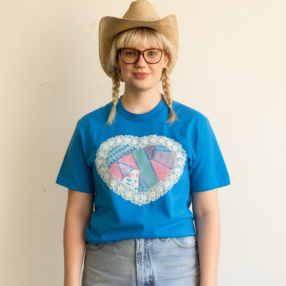 Hanes Heart Design Short Sleeve Crew‎ Neck Blue Heavyweight 50/50 Women's Large